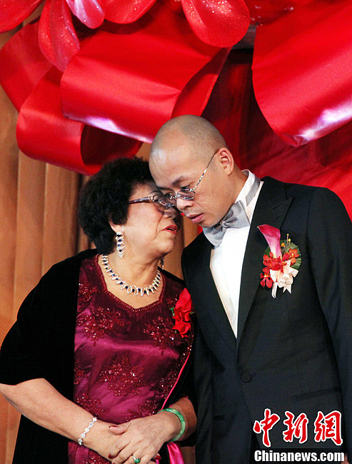 "中国首善"二儿子完婚