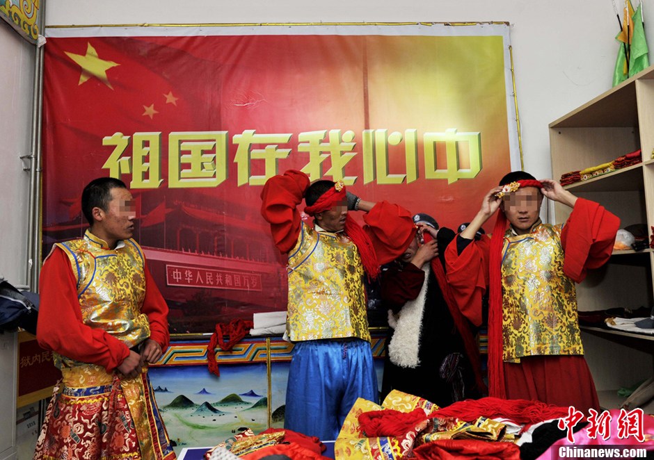 四川省甘孜监狱举行服刑人员文艺演出