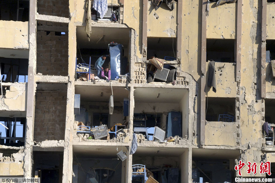 叙利亚阿勒颇大学遭火箭弹袭击 致82人死亡