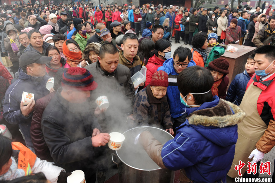 腊八节西安大兴善寺施粥忙