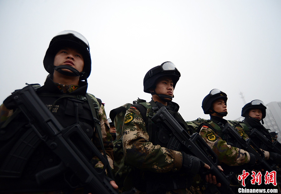 2013年1月22日,武警江苏总队一支队特战分队进行反恐作战演练,以全面