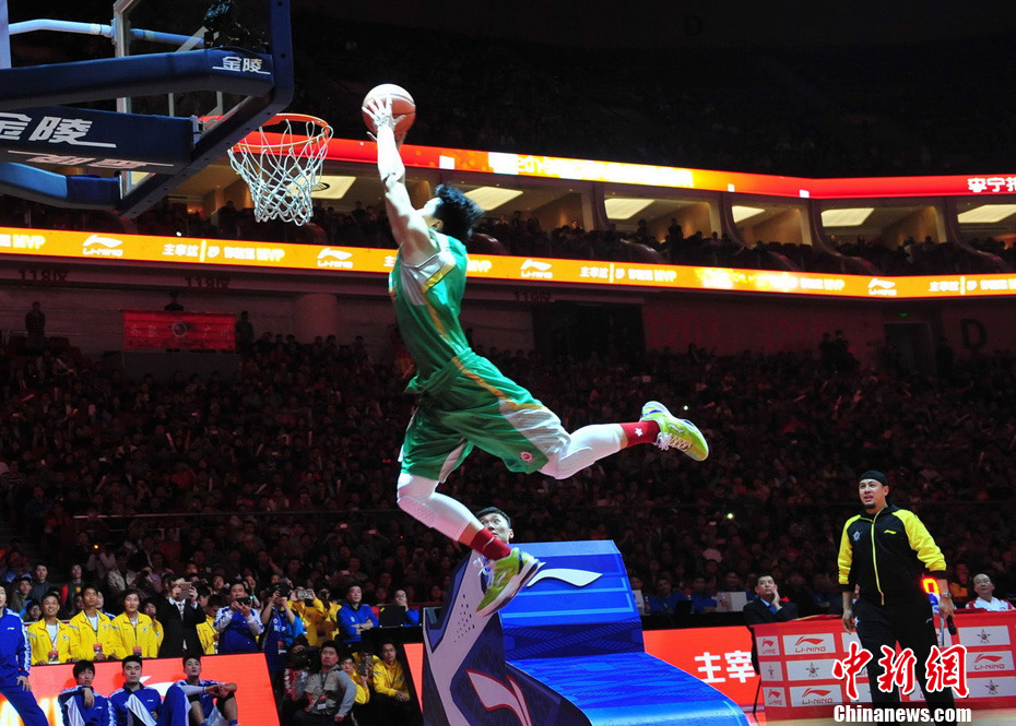 cba全明星周末举行翟逸荣膺扣篮王