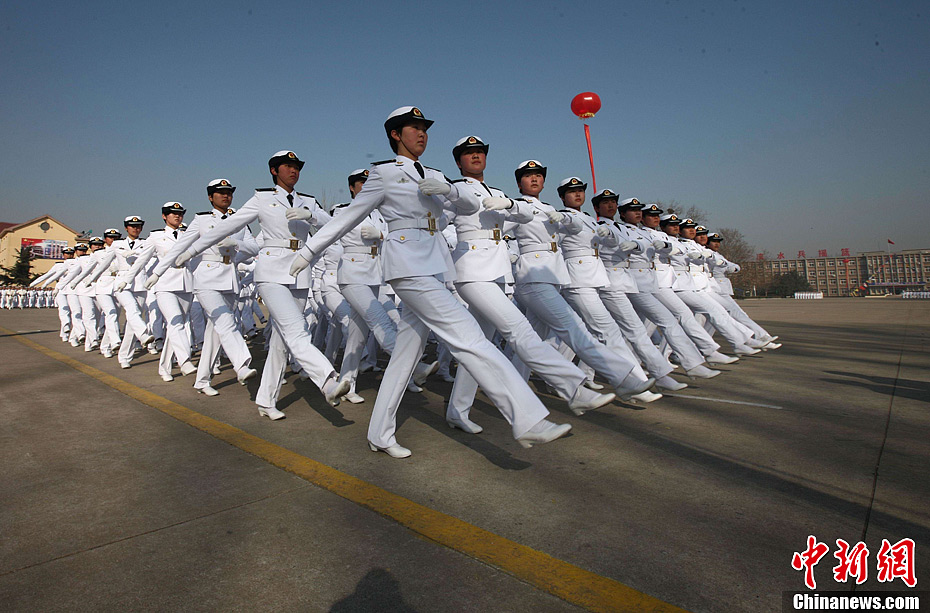 中国海军北海舰队新兵亮相