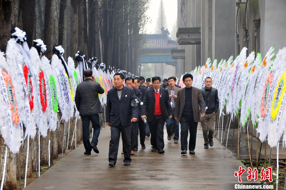 吴仁宝追悼会举行 各界人士赶来送"最后一程"
