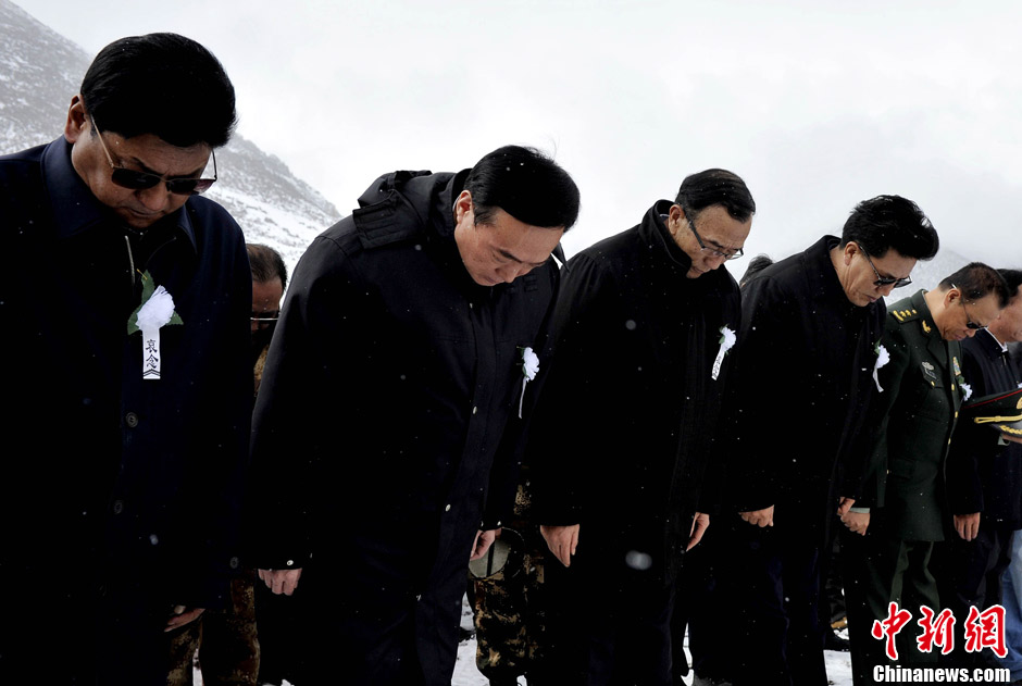 西藏举行仪式悼念3·29山体滑坡遇难同胞