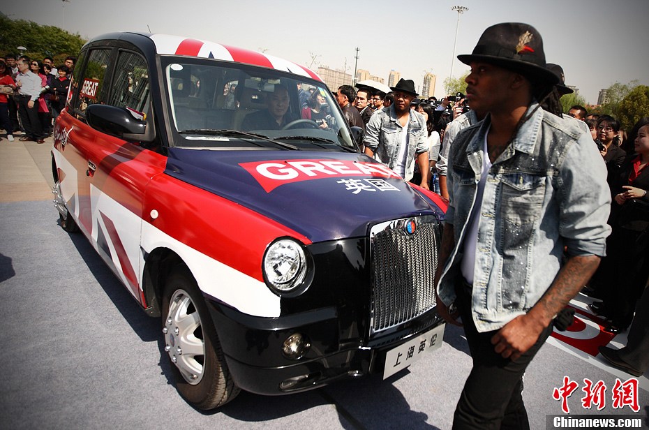 英伦出租车抵达南京助阵青奥