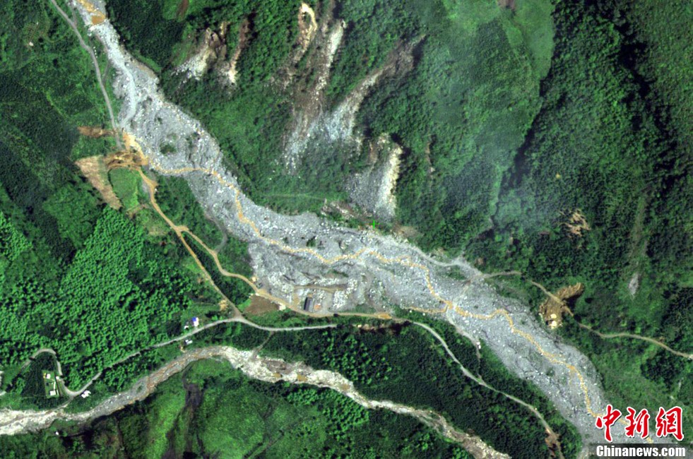 四川雅安上空航空遥感图像