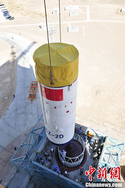 中国成功发射"高分一号":发射前夕火箭一二级对接