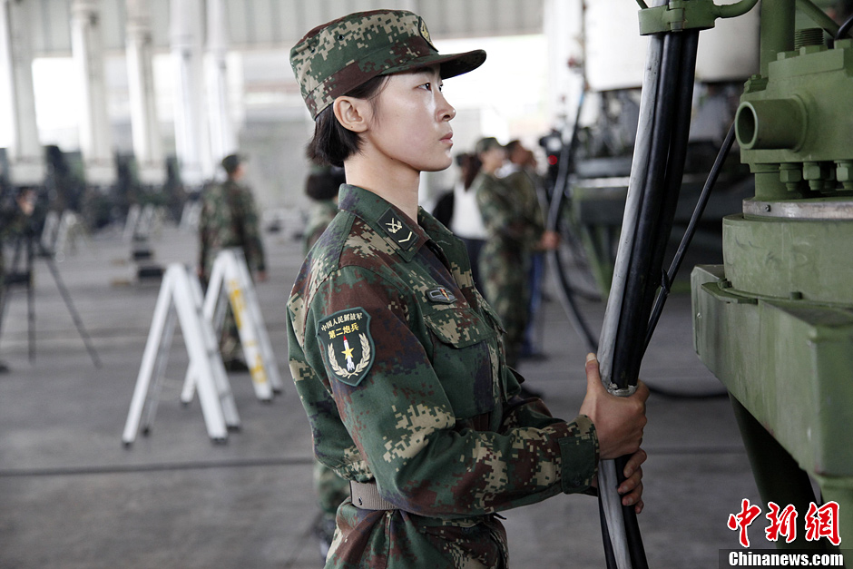 第二炮兵"常规导弹第一旅"进行导弹发射训练