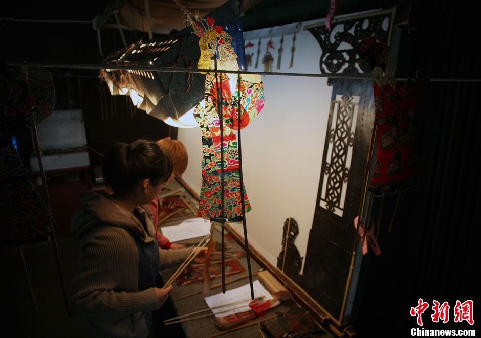 浙江海宁皮影戏 古老的中国式动画