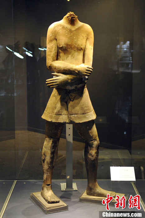 秦兵马俑一号坑"泡钉俑"首次对外展出