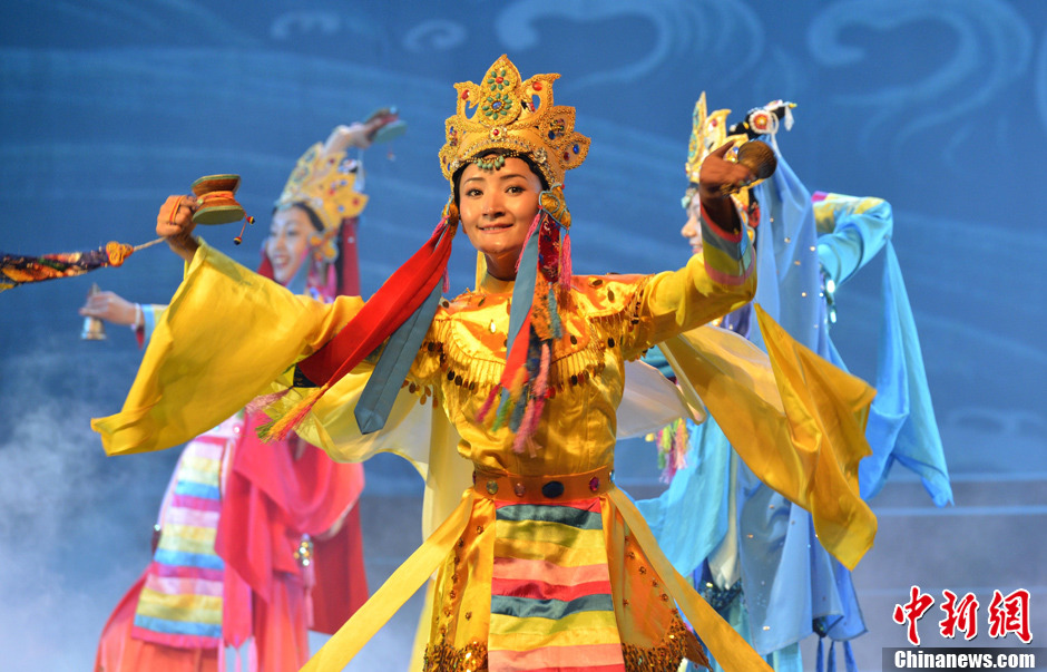 传统藏戏《白玛雯巴》改编版拉萨首演