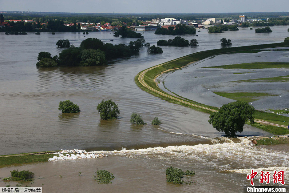 德国大坝溃堤洪水灾情加剧