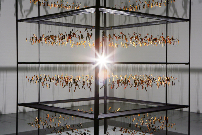 韩国艺术家借光影将肢解人体做成完整春宫图