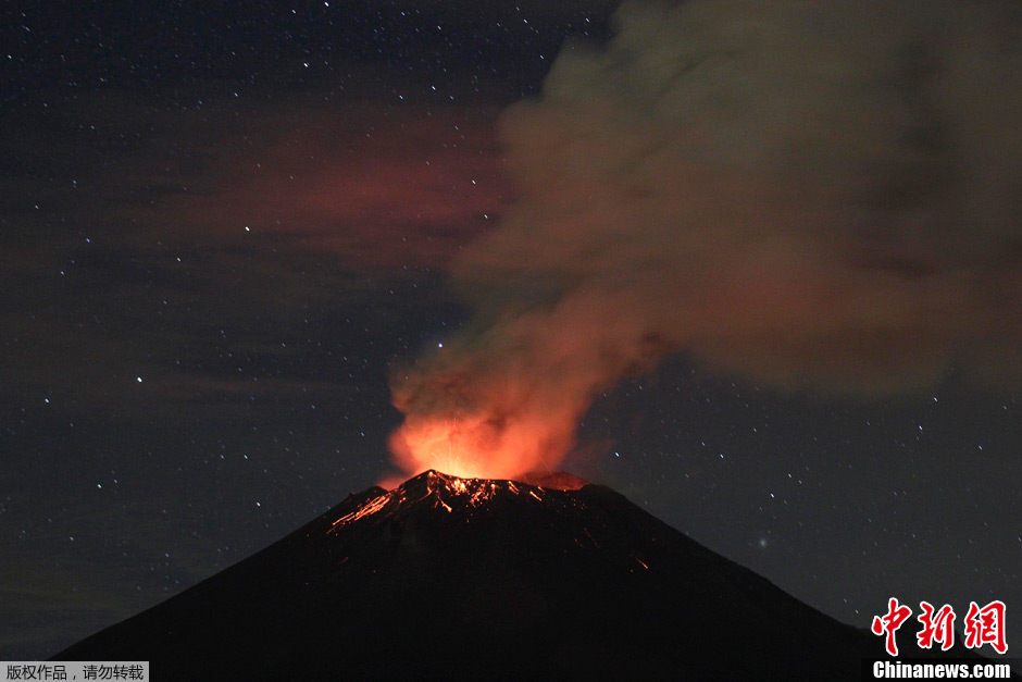 墨西哥波波卡特佩特火山再度喷发致多航班延误