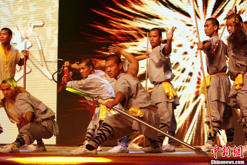 少林武僧团山西大秀硬气功