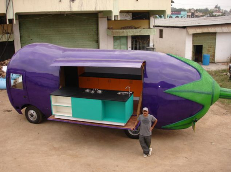 印男子30年自造700辆古怪汽车