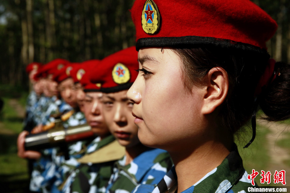 探访青海女子民兵迫击炮连 剿匪英雄成种树"标兵"