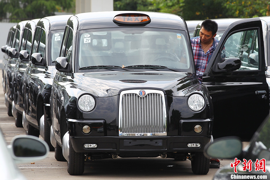 英伦出租车亮相南京 低碳上岗备战亚青会