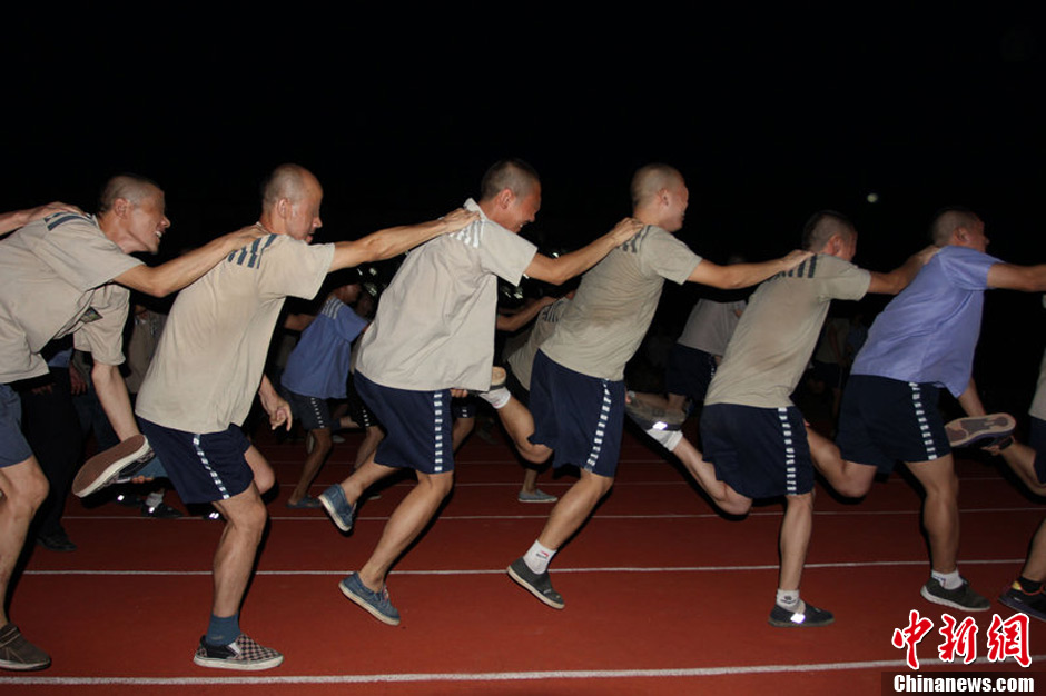 武汉高温持续 监狱为服刑人员办纳凉夏令营