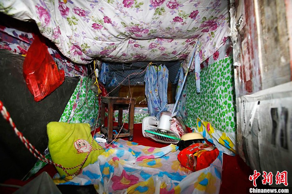 嘉兴孤僻男出租屋挖地窖 囚禁强奸18岁少女11天