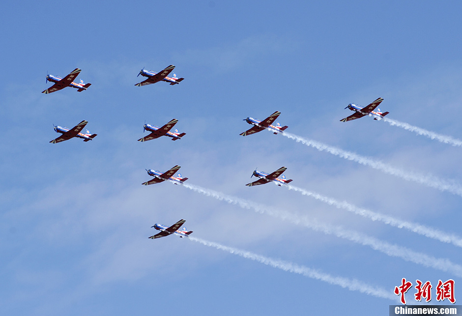 长春第三届航空节开幕天之翼飞行表演队亮相