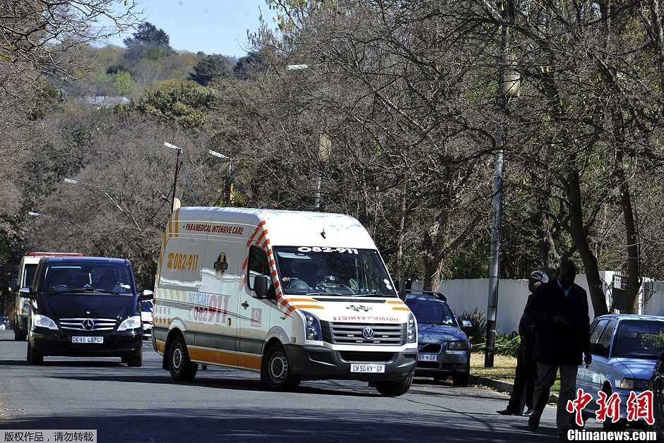 南非总统府称曼德拉回家接受重症监护