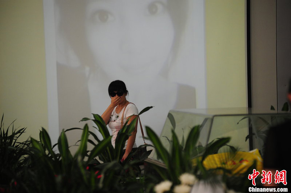 最美抗癌女孩鲁若晴遗体告别仪式青岛举行