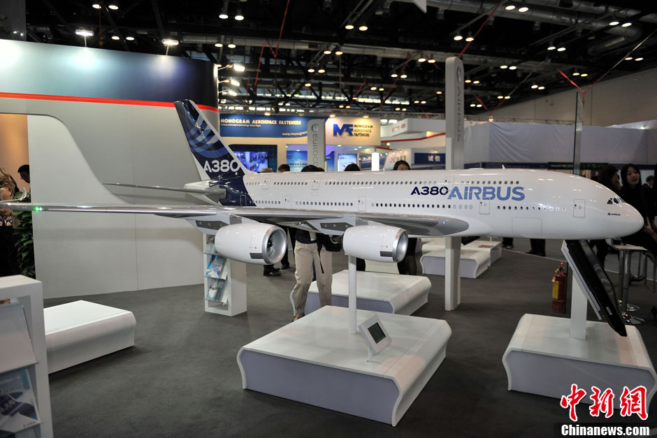 北京国际航空展开幕 中外航模同台"斗艳"