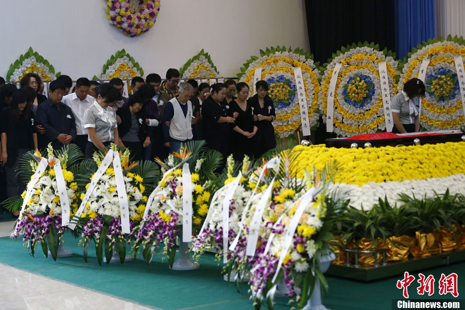 跳水名将王克楠遗体告别仪式在天津举行