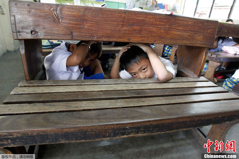 【转载】菲律宾大马尼拉小学生进行地震避险演练