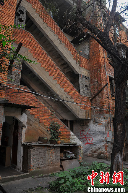 【转载】昆明即将消失的"筒子楼"见证时代变迁