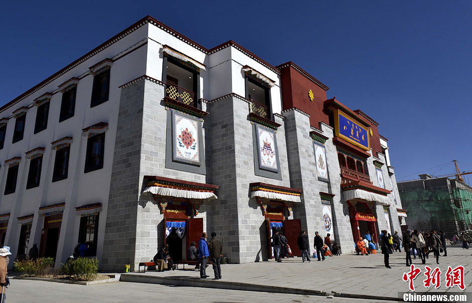 拉萨3000余摊位告别风吹日晒 搬进八廓商场