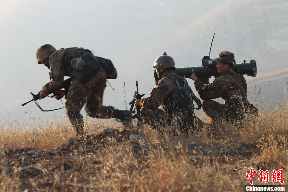 二十六集团军举行泰山精锐2013c实兵演习