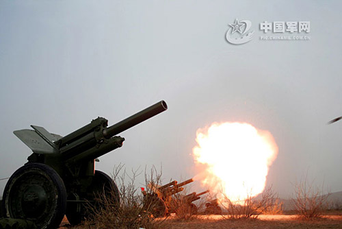 图:18门122榴弹炮齐射炸碎黄河冰凌