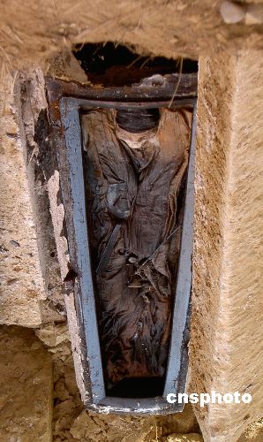 安庆一清代古墓挖出240年前女尸面容清晰可辨