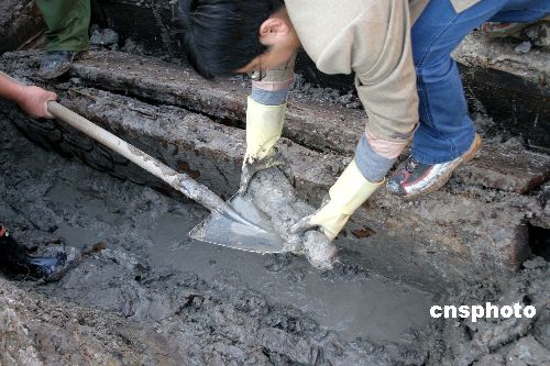 图:连云港正式发掘西汉古墓