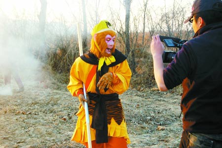 爆笑:网友叫板张纪中自拍山寨版西游记(3)