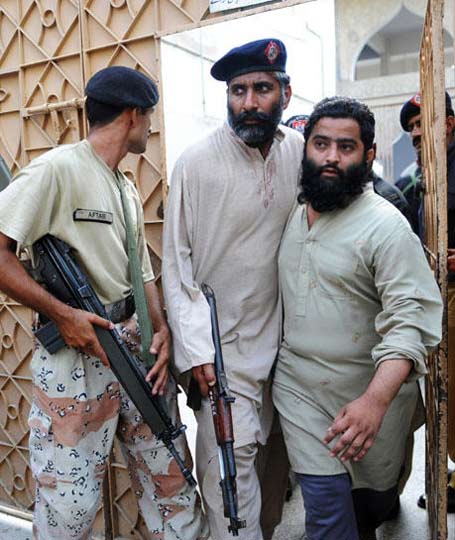 巴基斯坦一逊尼派武装组织领导人遇袭身亡(2)