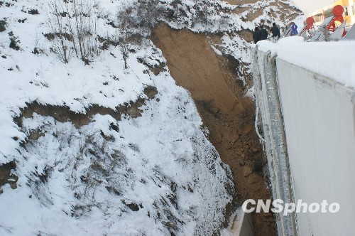 图:山西吕梁一家属院发生山体滑坡事故(2)