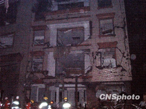 图:广东普宁因燃放烟花引发火灾(3)