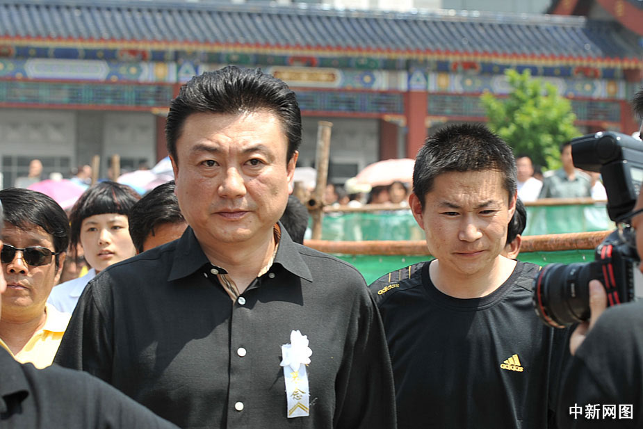 著名播音员罗京追悼会举行