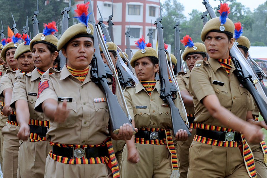 印度载歌载舞欢庆独立62周年