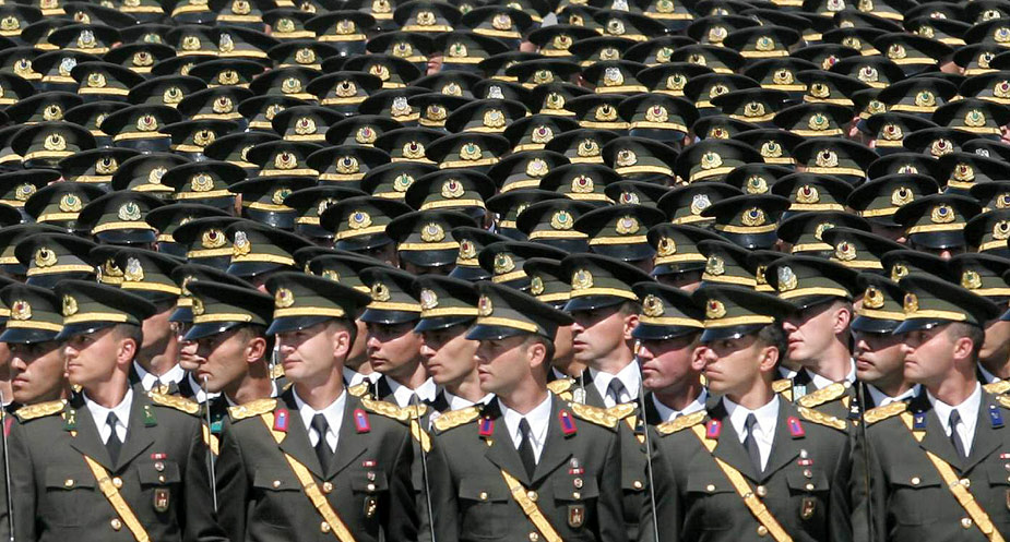 土耳其举行盛大阅兵式庆祝"胜利日"