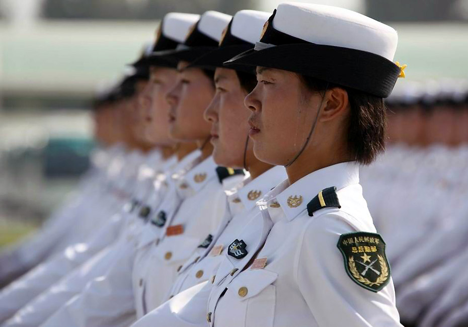 阅兵方阵中的娘子军