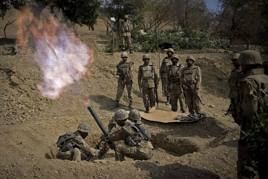 巴基斯坦军方持续打击塔利班武装分子