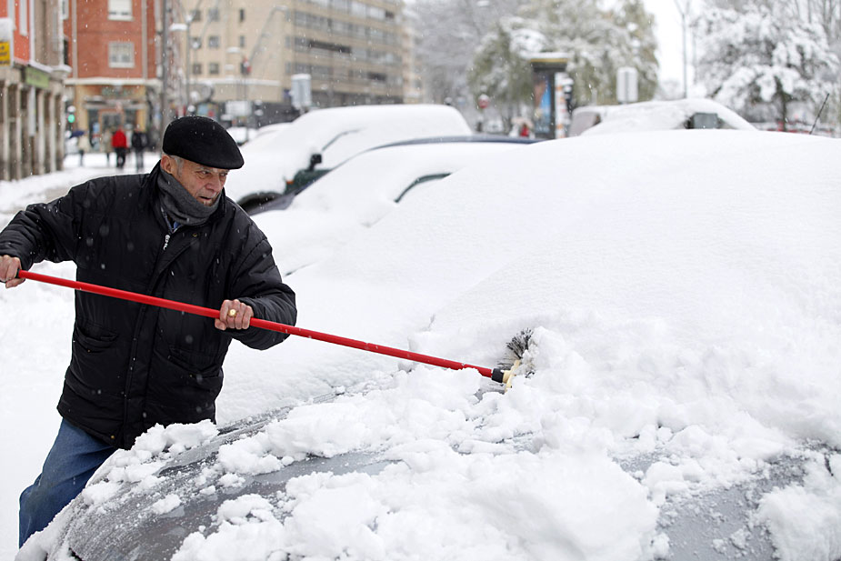 欧洲各国遭大雪寒流袭击