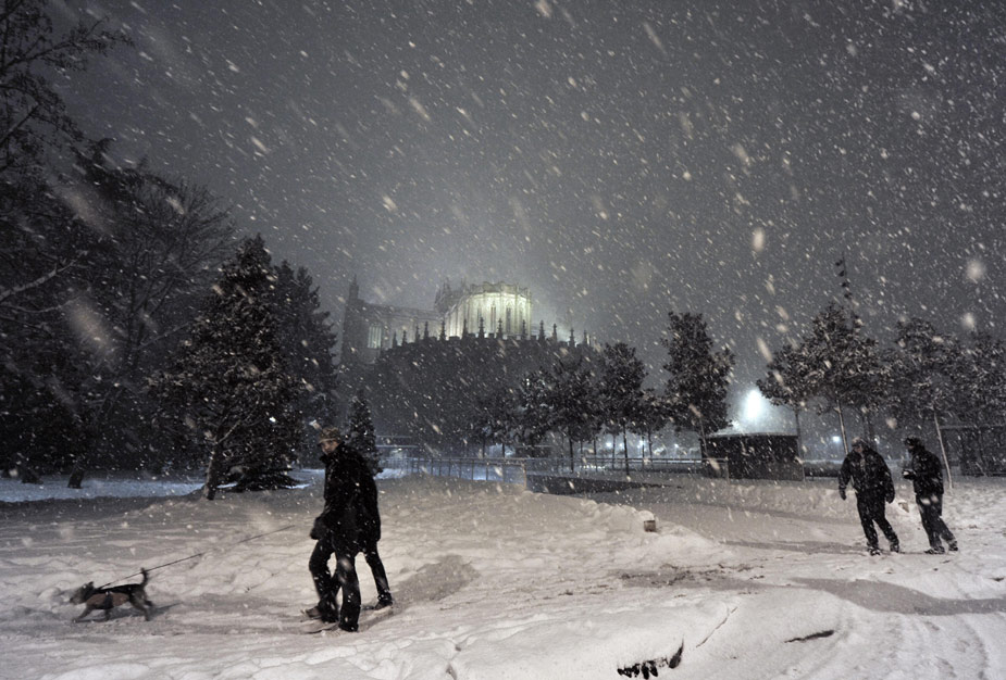 欧美持续遭受暴风雪袭击