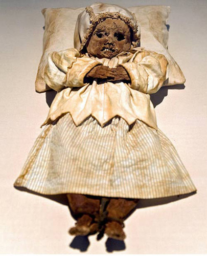 令人毛骨悚然的婴儿木乃伊