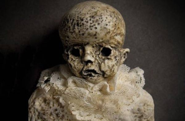 令人毛骨悚然的婴儿木乃伊